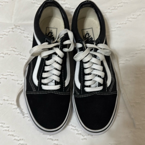 Vans - Picture 2 of 3